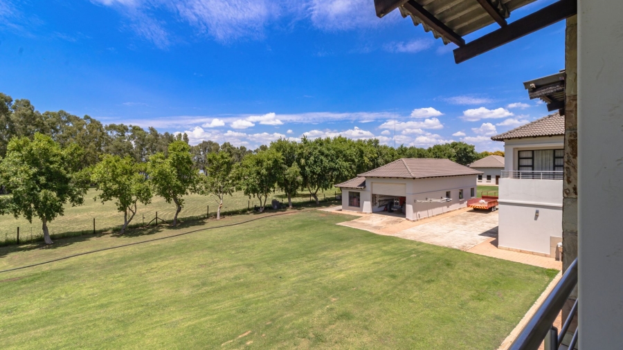 7 Bedroom Property for Sale in Metsimaholo Free State